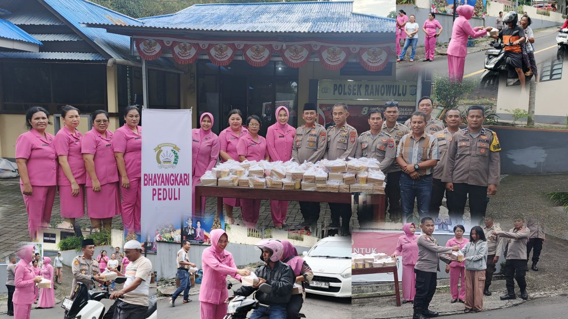 Polri Hadir di Tengah Masyarakat, Polsek Ranowulu Polres Bitung Bagikan 100 Paket Takjil di Bulan Suci Ramadhan 1447 H