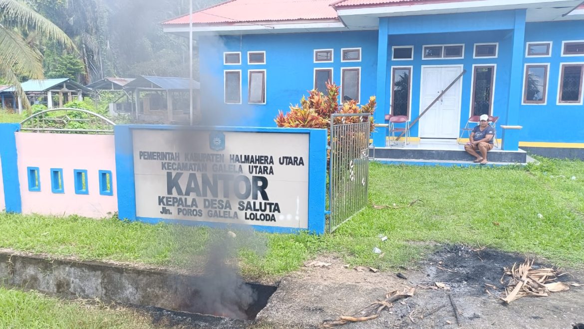 DESA DIGUNCANG! Kantor Desa Saluta Dipalang, Kades Didesak Bertanggung Jawab – Dugaan ADD 2023–2025 Bermasalah, Publik Tuntut Audit Total