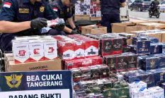 Profesor Sutan Nasomal Ajungi Jempol Keberhasilan Kepala Bea Cukai Tangerang Banten Ungkap Kerugian Negara Puluhan Milyar!!!